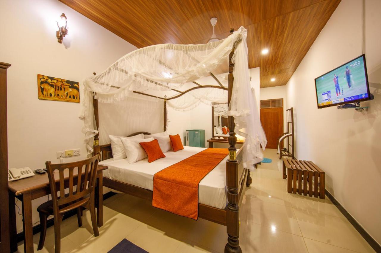Bed and breakfast Mimoza Mirissa Extérieur photo